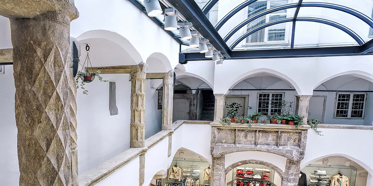 2004 - KLEIDER BAUER, A-4400 Steyr