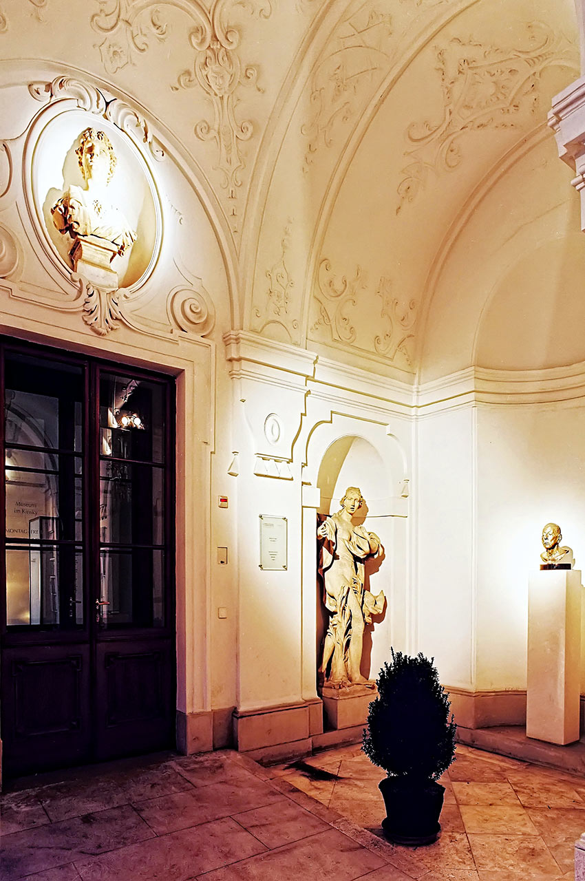 1999 - Palais KINSKY, A-1010 Wien