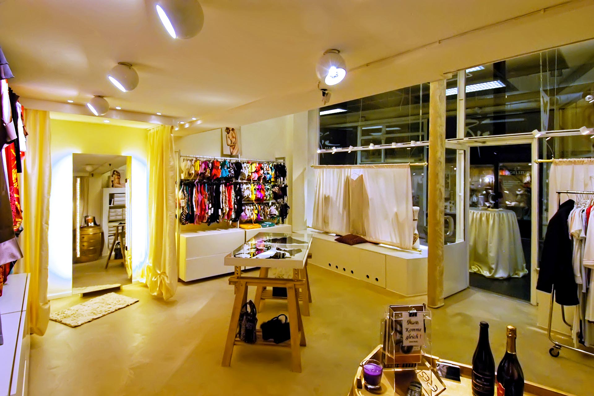 2008 - Dessous beim Graben, A-1010 Wien